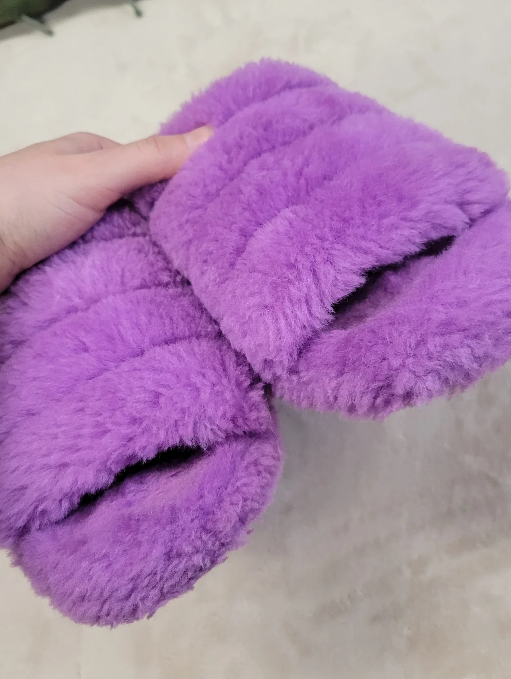 Ugg Purple Sheepskin Fur Fluff Yeah Slingback Sandals Women’s Size 8 Pre-Owned - Picture 3 of 7